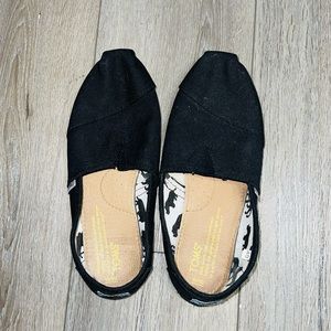 Toms black size 10